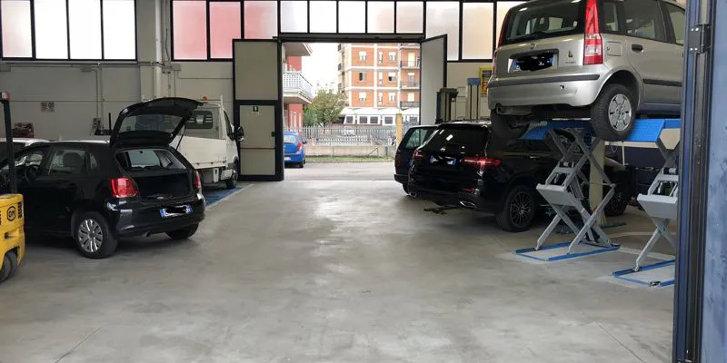 CHI SIAMO